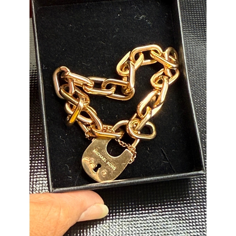 Michael Kors Rose Gold Tone Chain Link Bracelet with Padlock‎ Charm Fashion